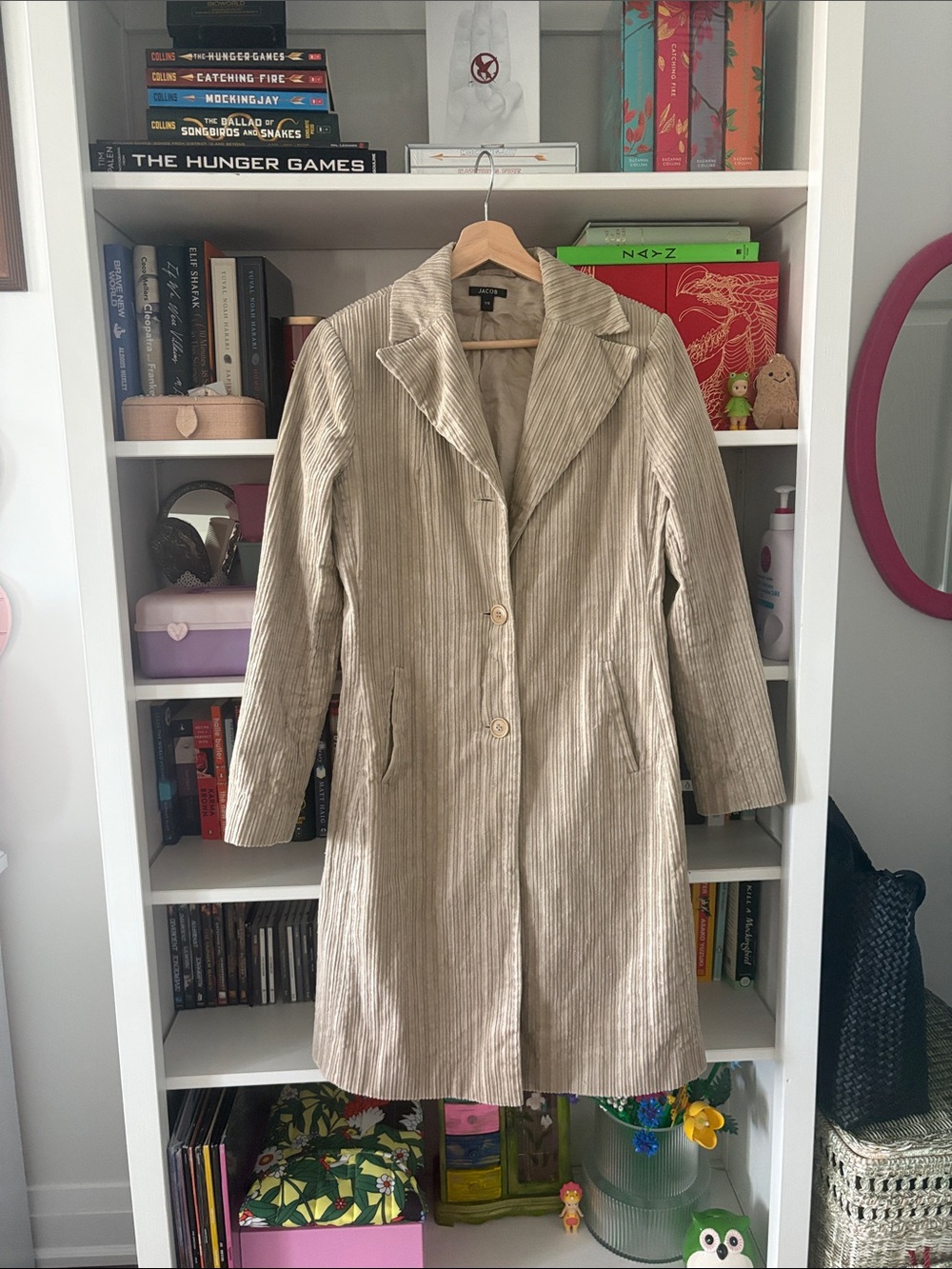 EUC corduroy trench style vintage women’s jacket in size XS (ish?)